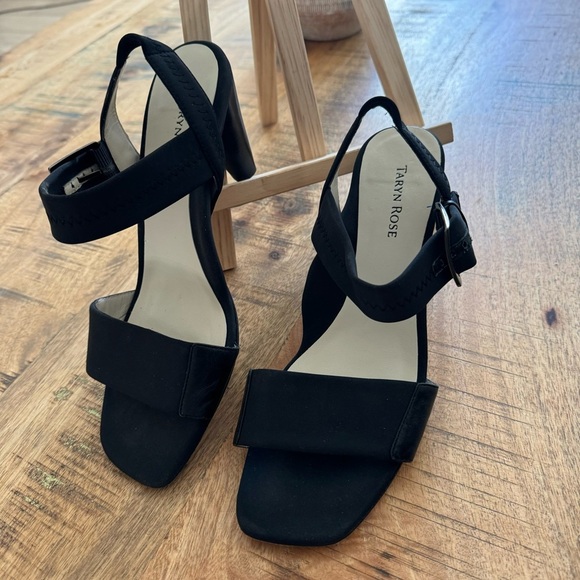 Taryn Rose Black Sandals - Picture 16 of 17
